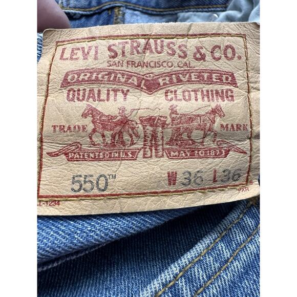 Levis 550 Relaxed Fit Straight Leg Thrashed Distress Denim Blue Jeans Men 36x36 - Picture 6 of 6